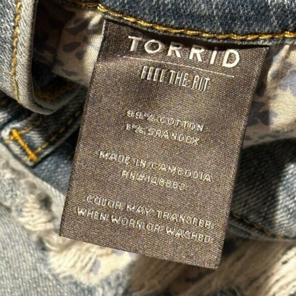 Torrid 24 Boyfriend Vintage Stretch Mid Rise Shorts Denim Jean Distressed NWT - Picture 6 of 7